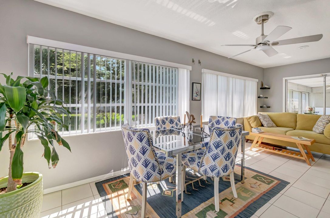 Active With Contract: $2,800 (2 beds, 2 baths, 1338 Square Feet)