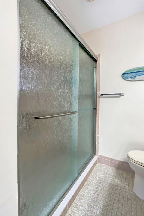 Active With Contract: $2,800 (2 beds, 2 baths, 1338 Square Feet)