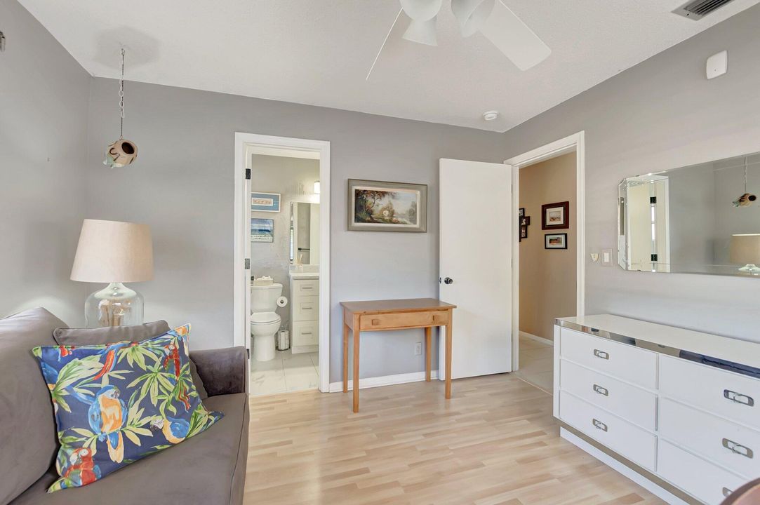 Active With Contract: $2,800 (2 beds, 2 baths, 1338 Square Feet)