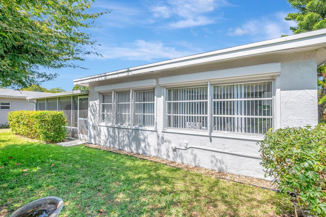 Active With Contract: $2,800 (2 beds, 2 baths, 1338 Square Feet)