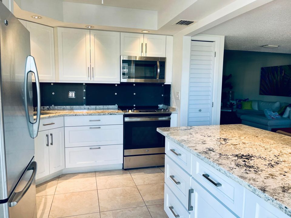 На продажу: $675,000 (2 спален, 2 ванн, 1092 Квадратных фут)