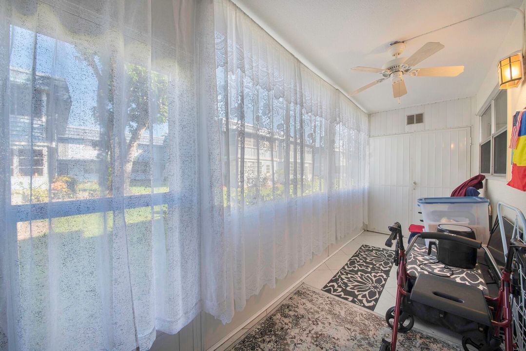 На продажу: $125,000 (2 спален, 2 ванн, 880 Квадратных фут)