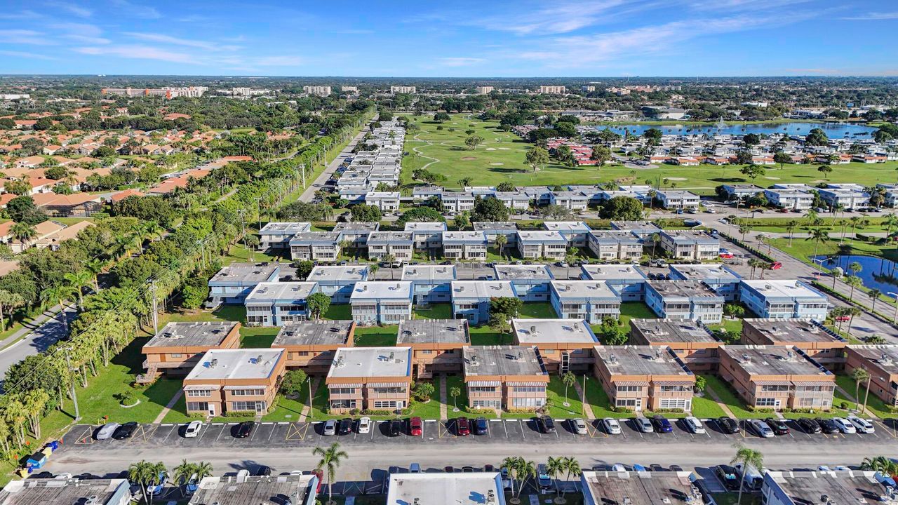 На продажу: $125,000 (2 спален, 2 ванн, 880 Квадратных фут)