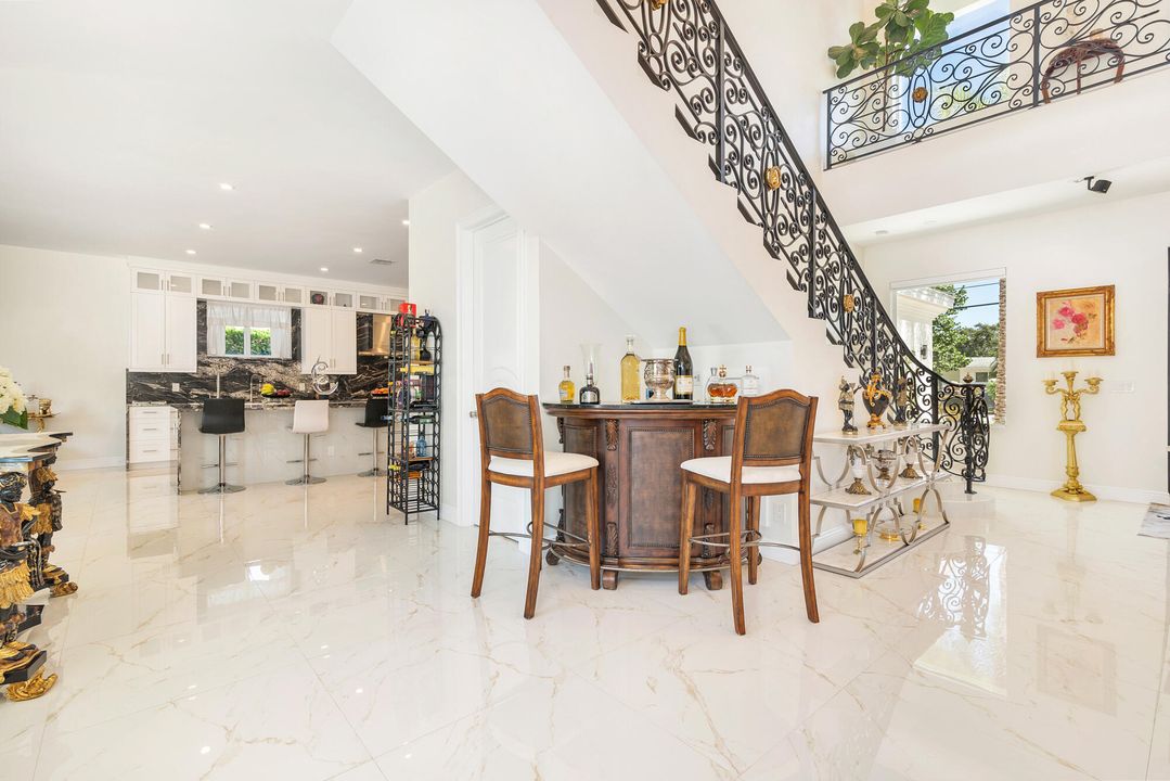 En Venta: $2,495,000 (5 camas, 4 baños, 5274 Pies cuadrados)