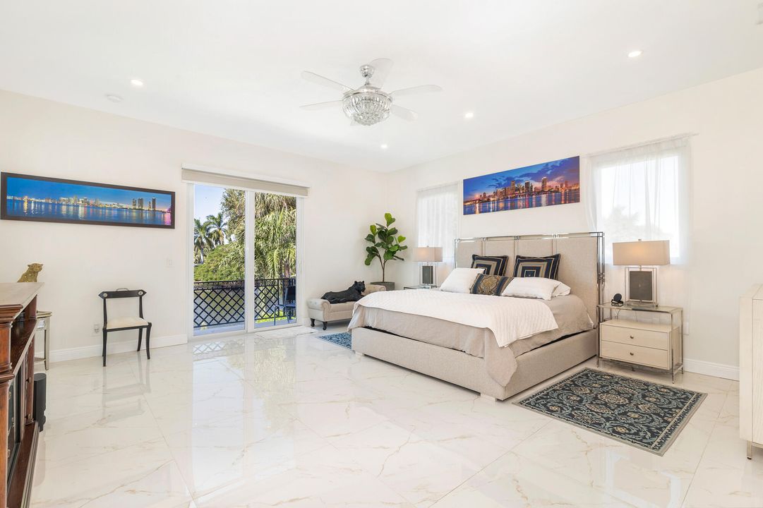 En Venta: $2,495,000 (5 camas, 4 baños, 5274 Pies cuadrados)