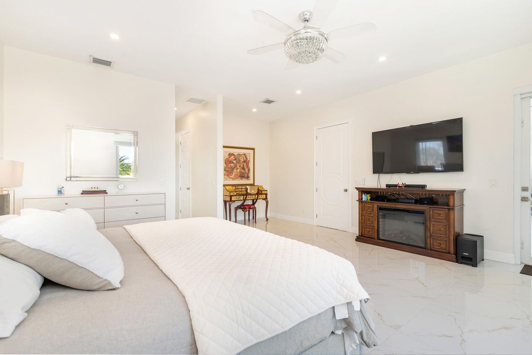 En Venta: $2,495,000 (5 camas, 4 baños, 5274 Pies cuadrados)