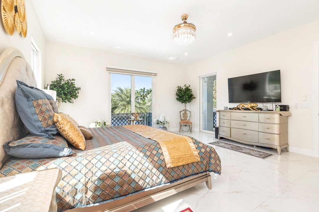 En Venta: $2,495,000 (5 camas, 4 baños, 5274 Pies cuadrados)