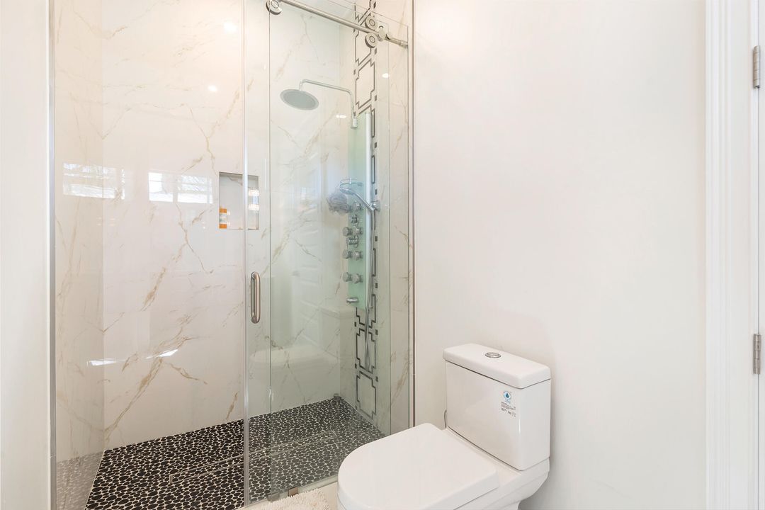 En Venta: $2,495,000 (5 camas, 4 baños, 5274 Pies cuadrados)