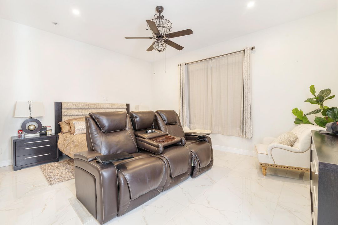 En Venta: $2,495,000 (5 camas, 4 baños, 5274 Pies cuadrados)