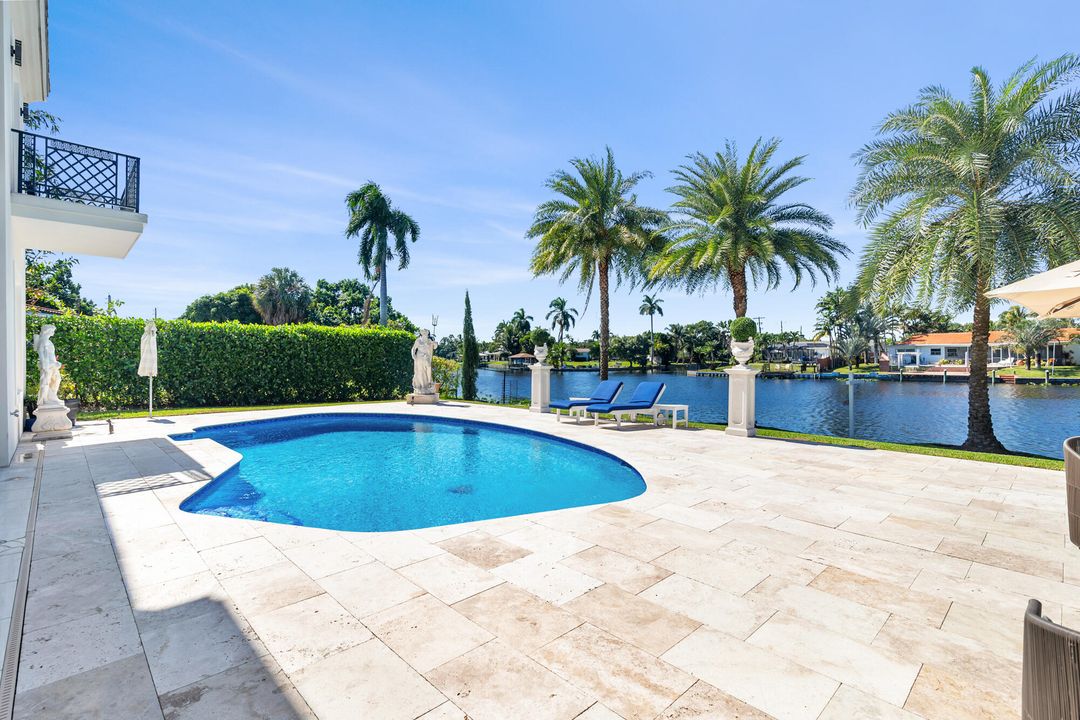 En Venta: $2,495,000 (5 camas, 4 baños, 5274 Pies cuadrados)