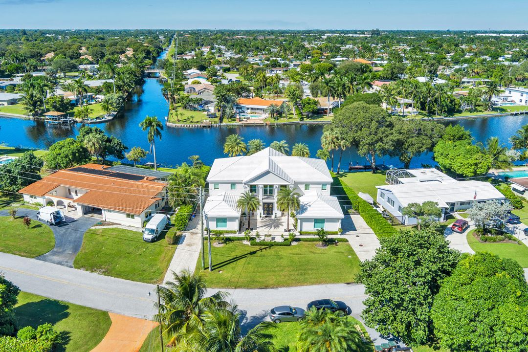 En Venta: $2,495,000 (5 camas, 4 baños, 5274 Pies cuadrados)