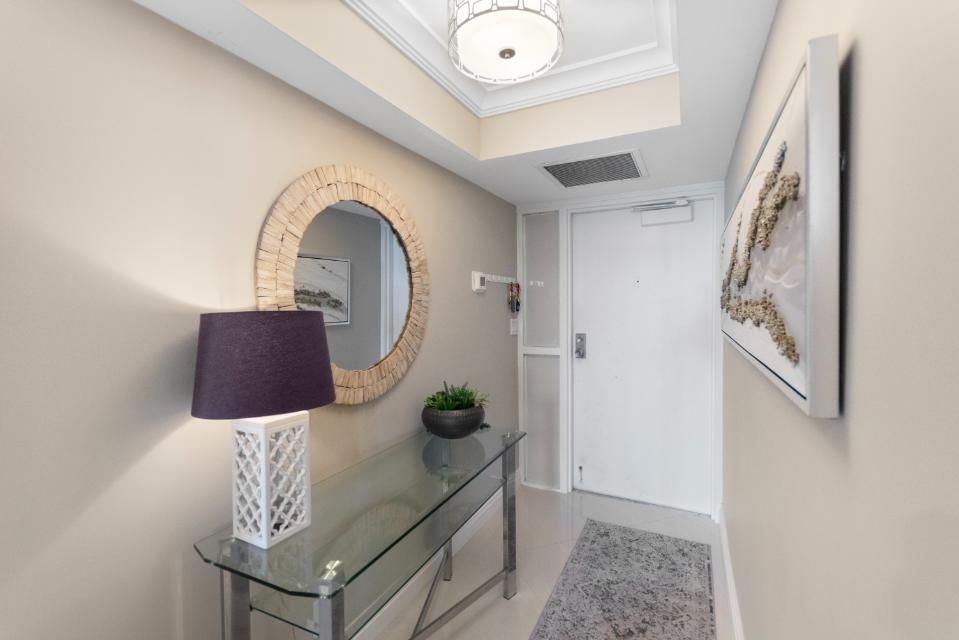 合同活跃: $425,000 (2 贝兹, 2 浴室, 1430 平方英尺)