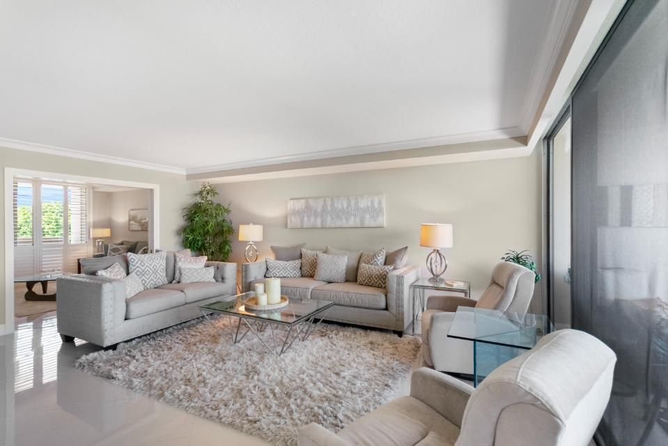 合同活跃: $425,000 (2 贝兹, 2 浴室, 1430 平方英尺)