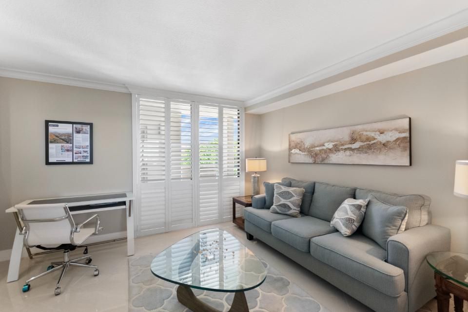 合同活跃: $425,000 (2 贝兹, 2 浴室, 1430 平方英尺)