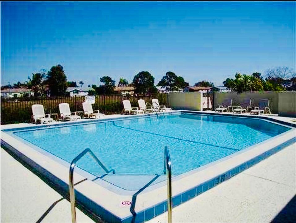 For Rent: $1,800 (2 beds, 1 baths, 908 Square Feet)