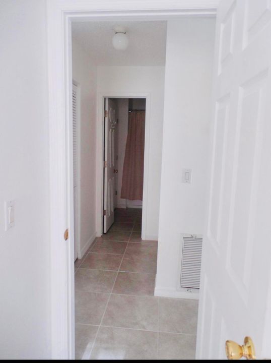 For Rent: $1,800 (2 beds, 1 baths, 908 Square Feet)