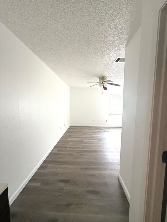 For Rent: $1,800 (2 beds, 1 baths, 908 Square Feet)