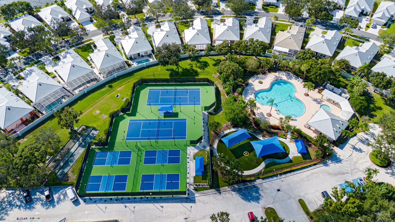 For Sale: $515,000 (3 beds, 2 baths, 1952 Square Feet)