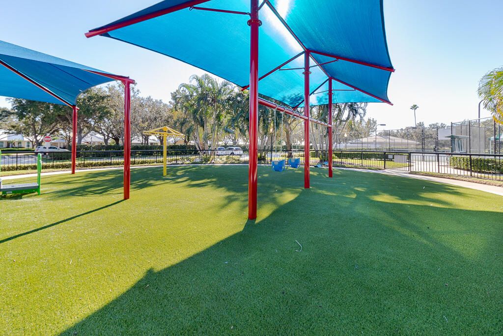 For Sale: $515,000 (3 beds, 2 baths, 1952 Square Feet)