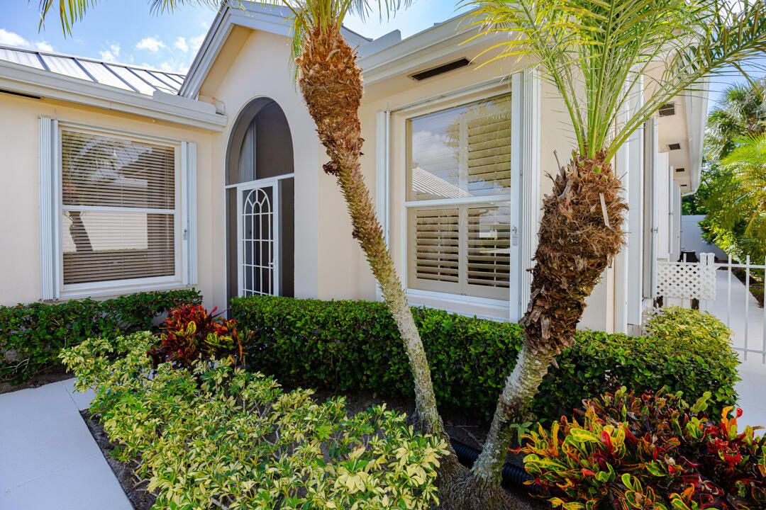 For Sale: $515,000 (3 beds, 2 baths, 1952 Square Feet)