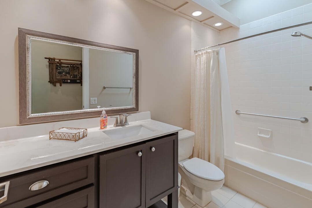 For Sale: $515,000 (3 beds, 2 baths, 1952 Square Feet)