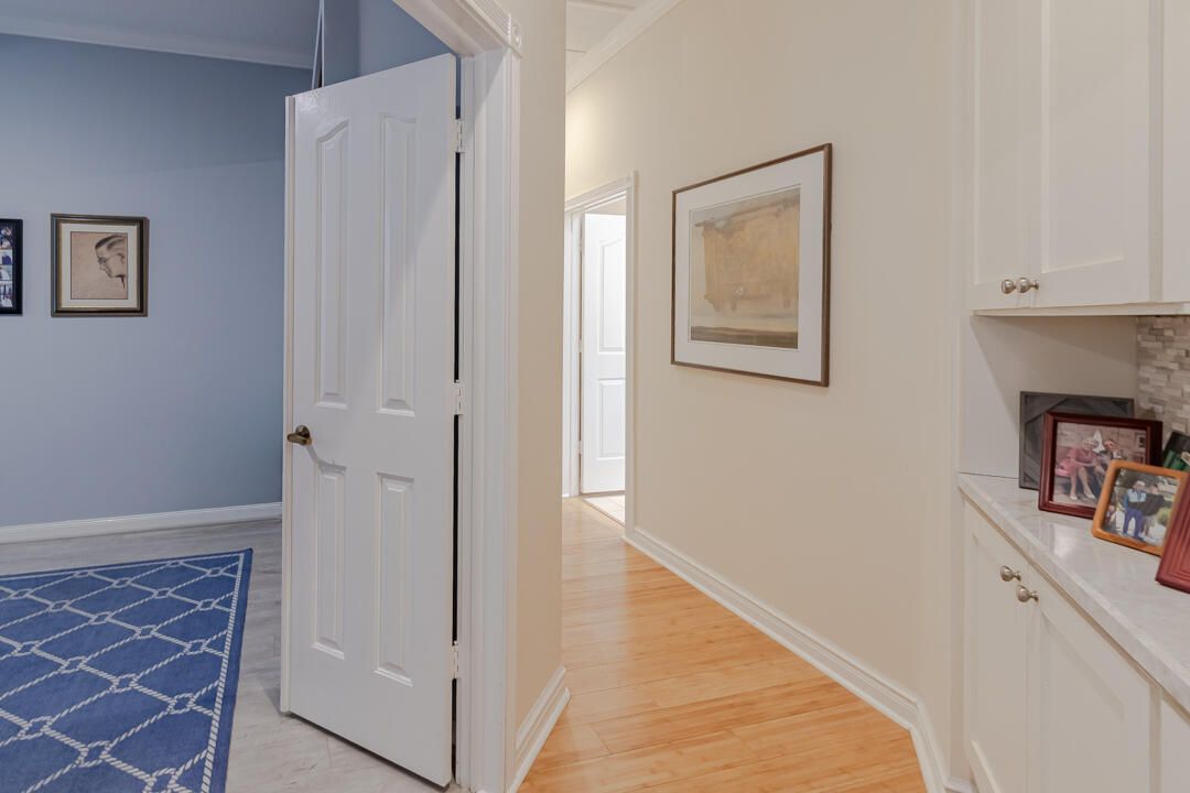 For Sale: $515,000 (3 beds, 2 baths, 1952 Square Feet)