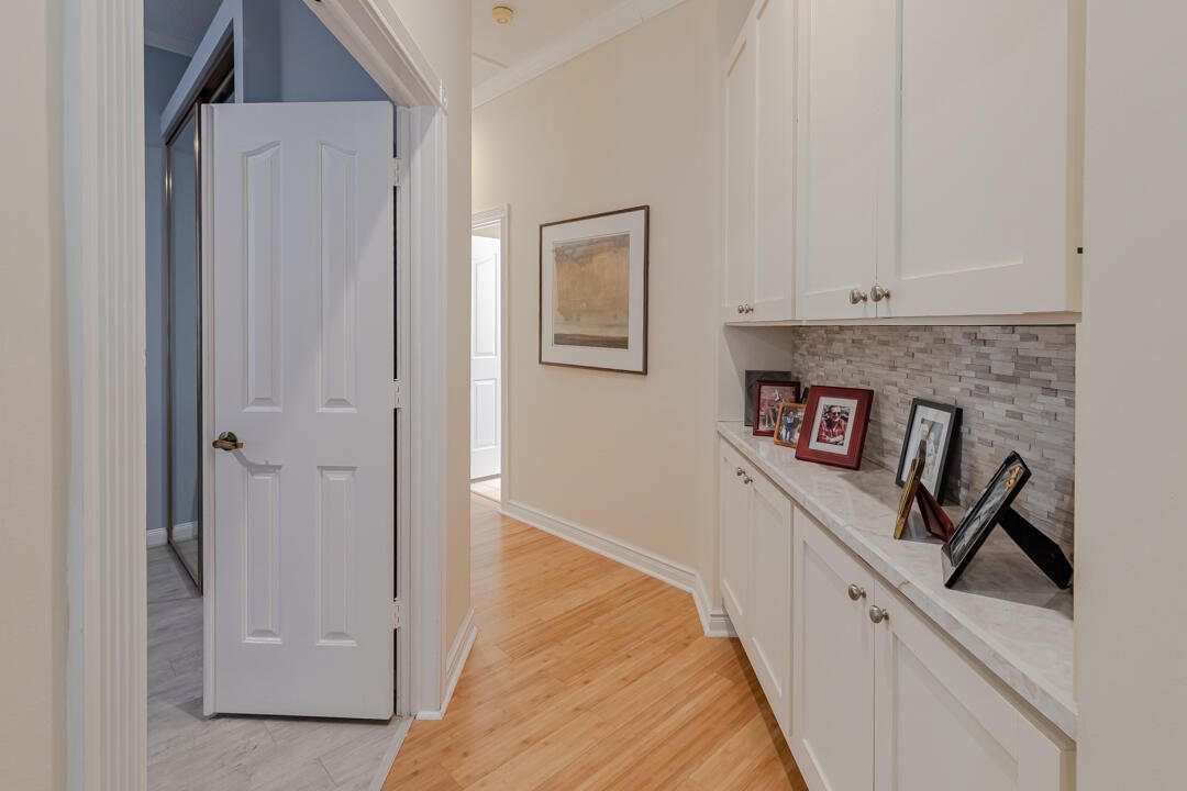 For Sale: $515,000 (3 beds, 2 baths, 1952 Square Feet)