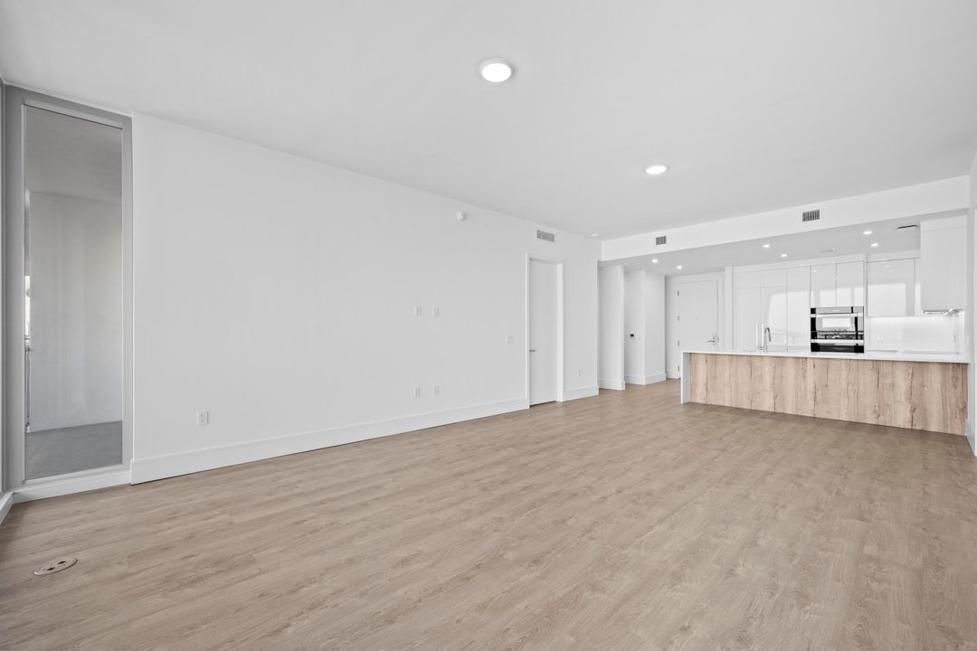 For Rent: $8,400 (2 beds, 2 baths, 1511 Square Feet)