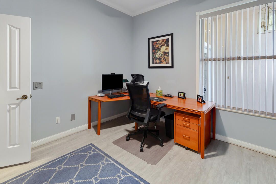 For Sale: $515,000 (3 beds, 2 baths, 1952 Square Feet)