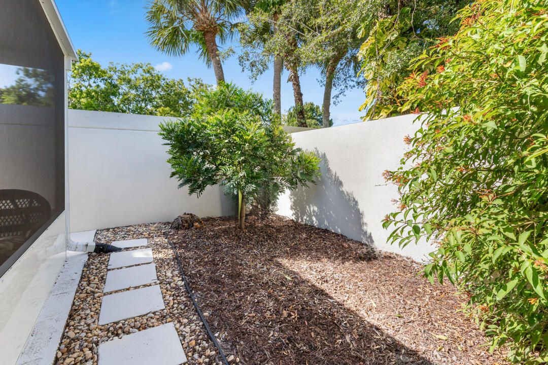 For Sale: $515,000 (3 beds, 2 baths, 1952 Square Feet)