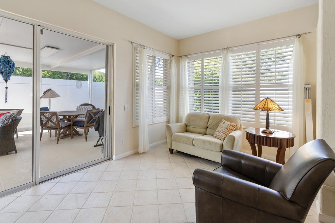 For Sale: $515,000 (3 beds, 2 baths, 1952 Square Feet)