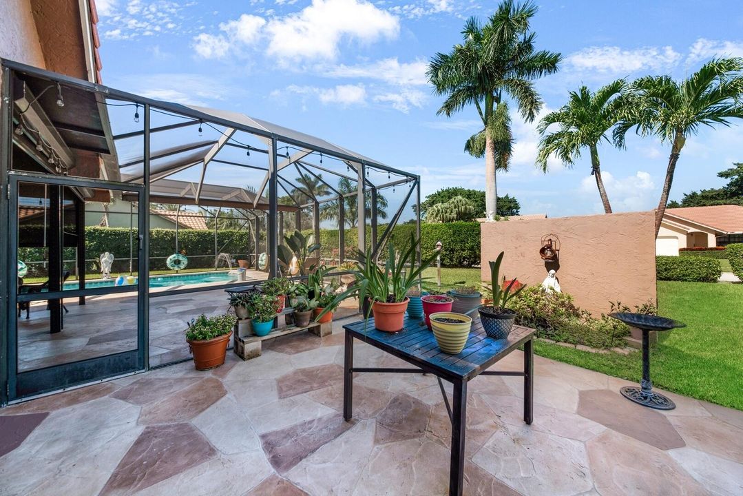 合同活跃: $799,900 (3 贝兹, 2 浴室, 2150 平方英尺)