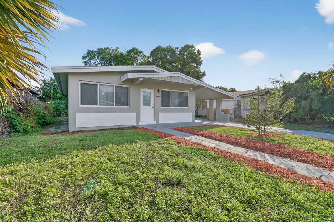 Active With Contract: $399,900 (3 beds, 2 baths, 1188 Square Feet)