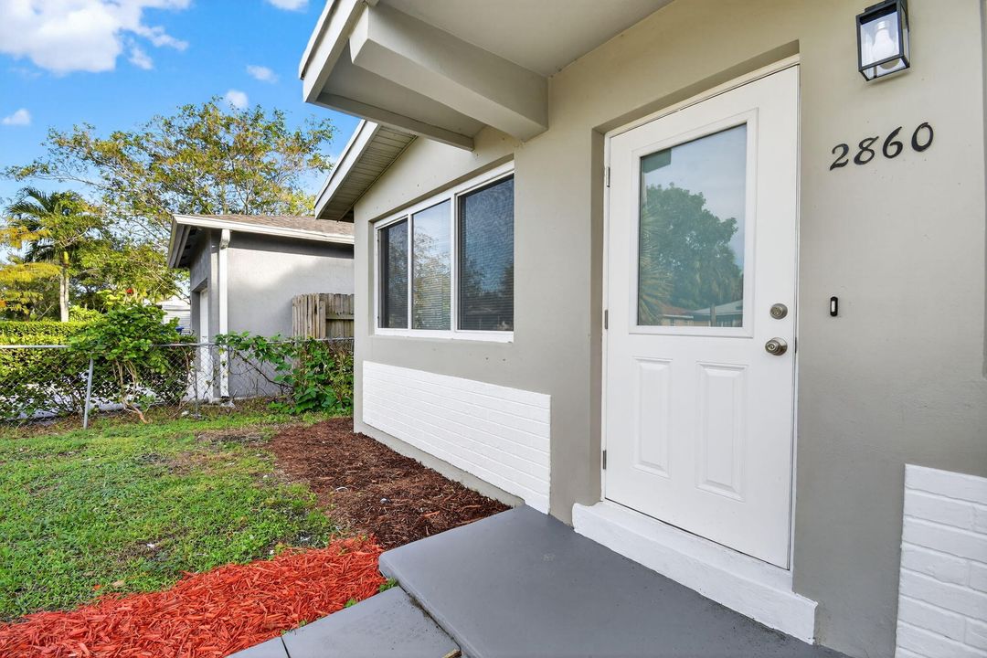 Active With Contract: $399,900 (3 beds, 2 baths, 1188 Square Feet)