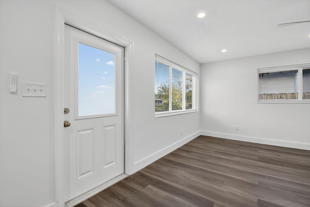 Active With Contract: $399,900 (3 beds, 2 baths, 1188 Square Feet)