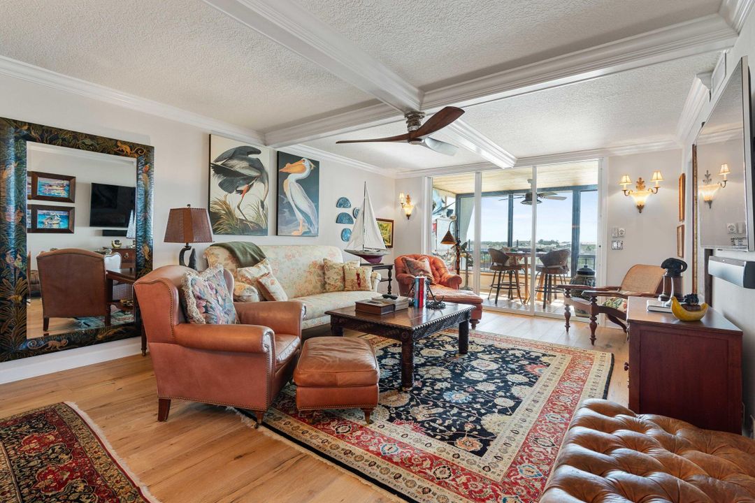 Active With Contract: $1,150,000 (2 beds, 2 baths, 1520 Square Feet)