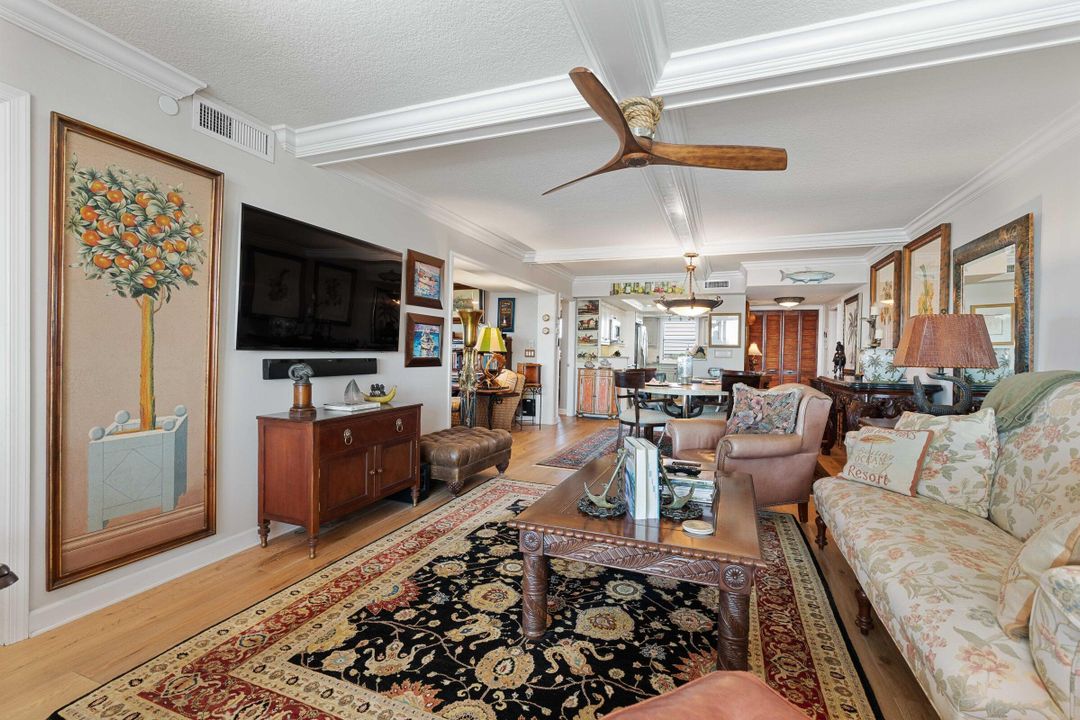 Active With Contract: $1,150,000 (2 beds, 2 baths, 1520 Square Feet)