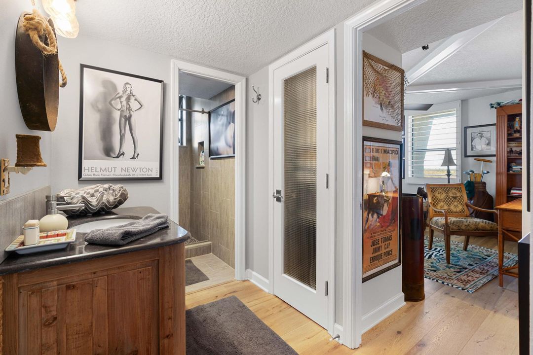 Active With Contract: $1,150,000 (2 beds, 2 baths, 1520 Square Feet)