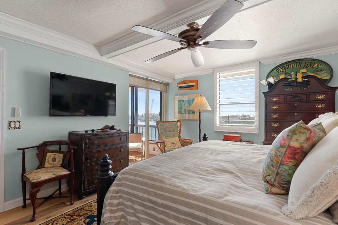 Active With Contract: $1,150,000 (2 beds, 2 baths, 1520 Square Feet)