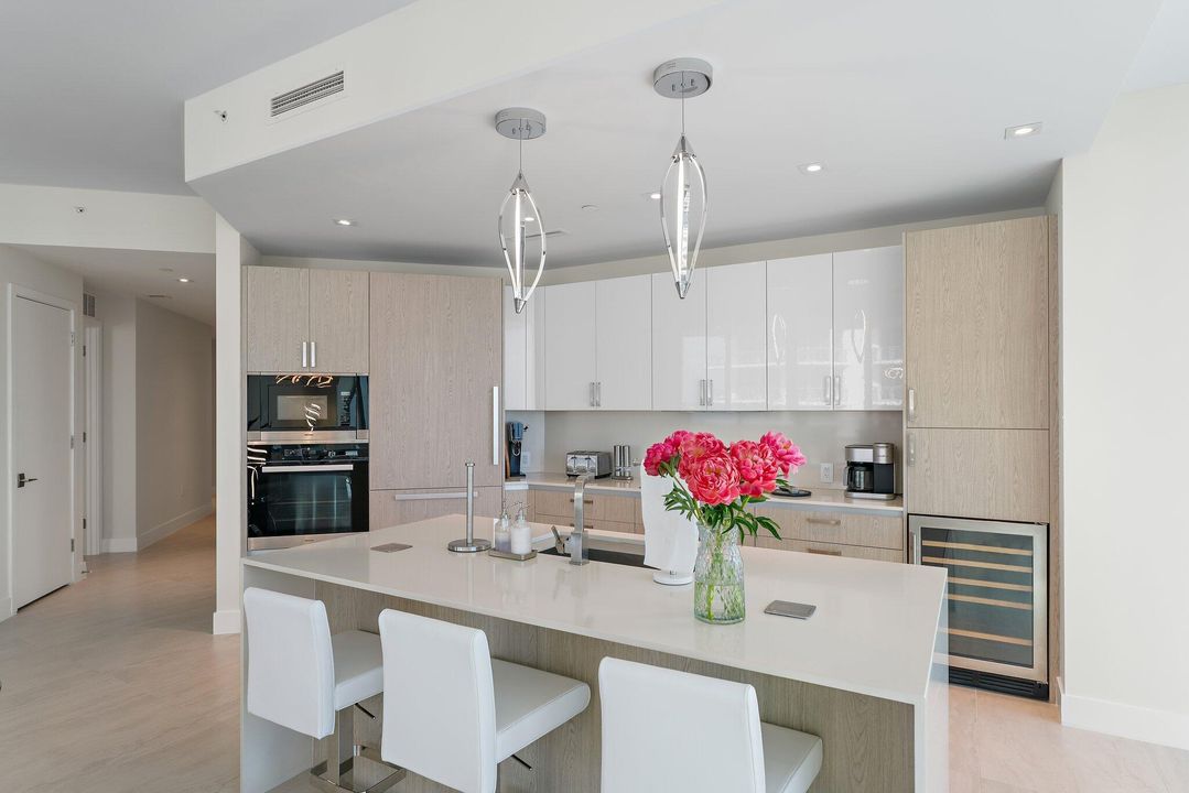 For Rent: $15,000 (2 beds, 2 baths, 1755 Square Feet)