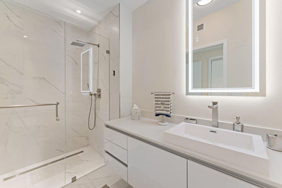 For Rent: $15,000 (2 beds, 2 baths, 1755 Square Feet)