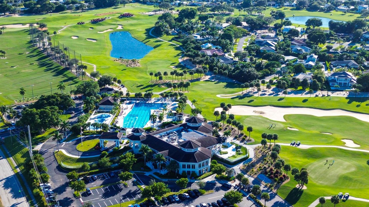 合同活跃: $425,000 (2 贝兹, 2 浴室, 1430 平方英尺)