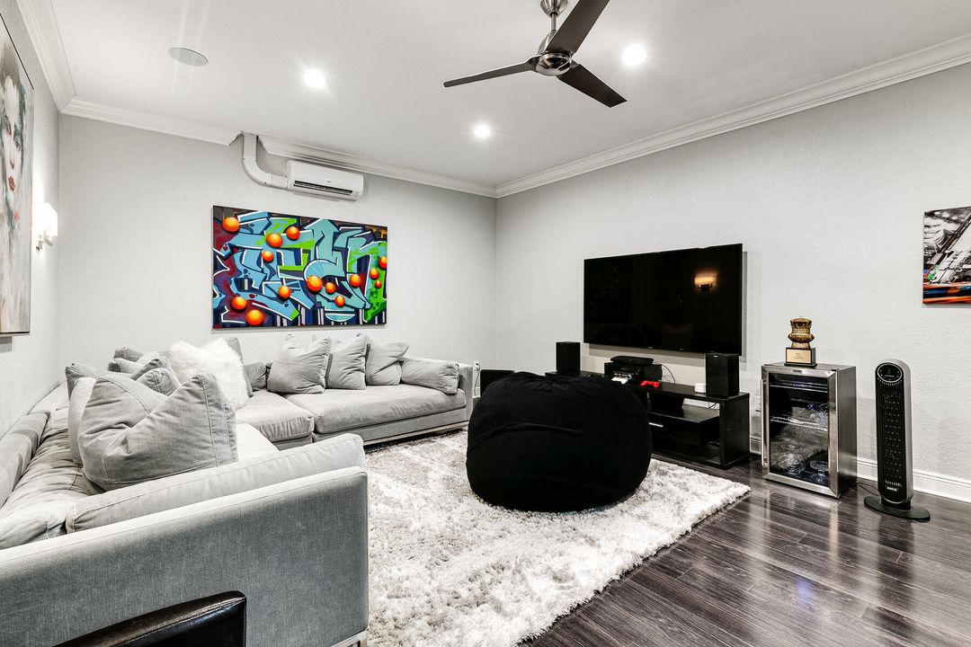 For Rent: $10,000 (4 beds, 3 baths, 3117 Square Feet)