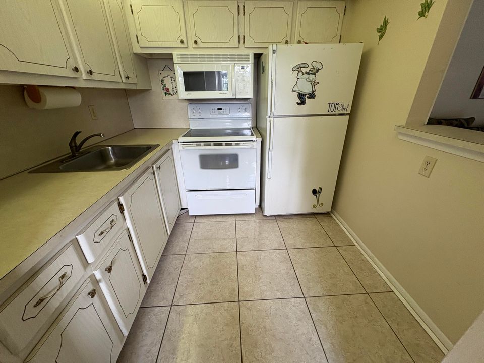 For Rent: $1,450 (1 beds, 1 baths, 684 Square Feet)