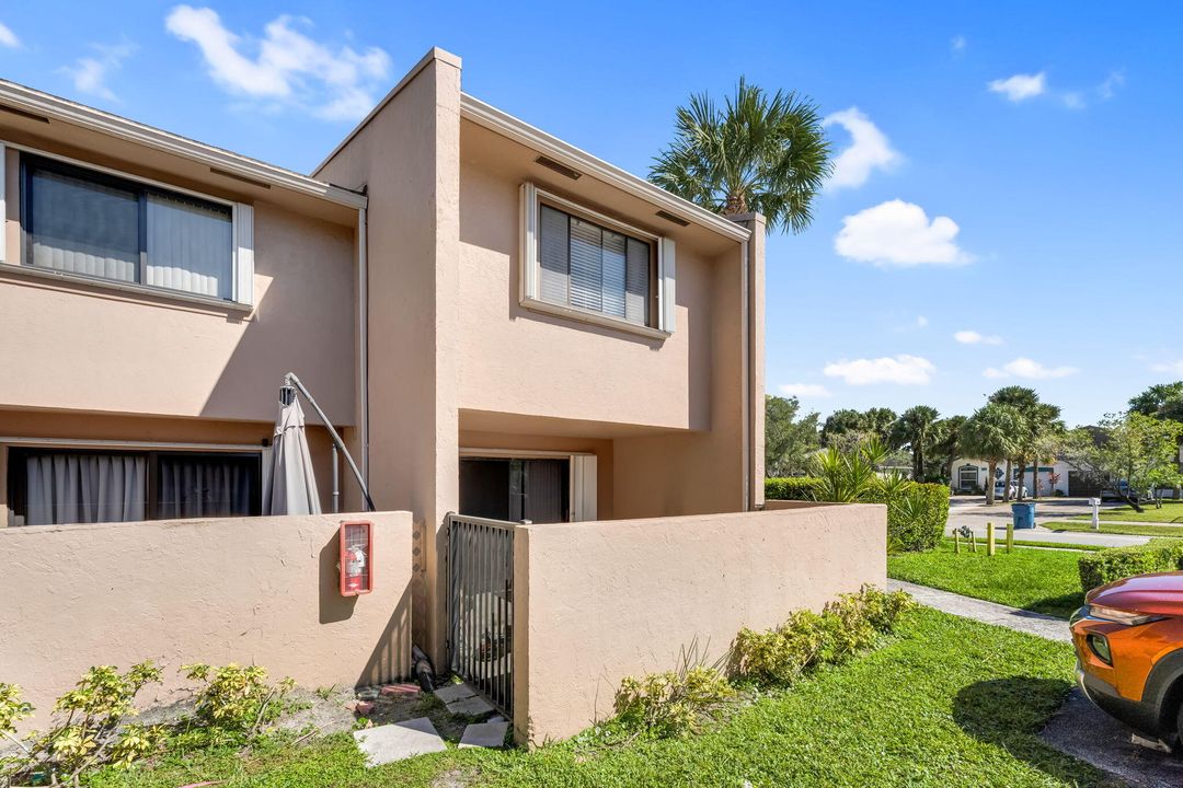 На продажу: $285,000 (3 спален, 2 ванн, 1200 Квадратных фут)