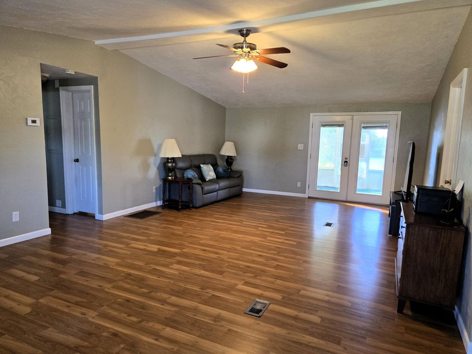 На продажу: $265,000 (3 спален, 2 ванн, 2128 Квадратных фут)