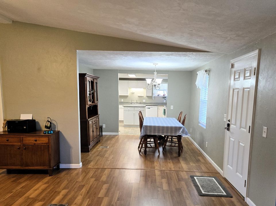 На продажу: $265,000 (3 спален, 2 ванн, 2128 Квадратных фут)