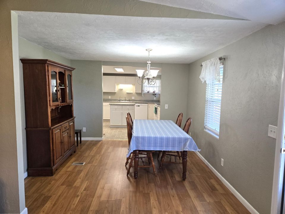 На продажу: $265,000 (3 спален, 2 ванн, 2128 Квадратных фут)