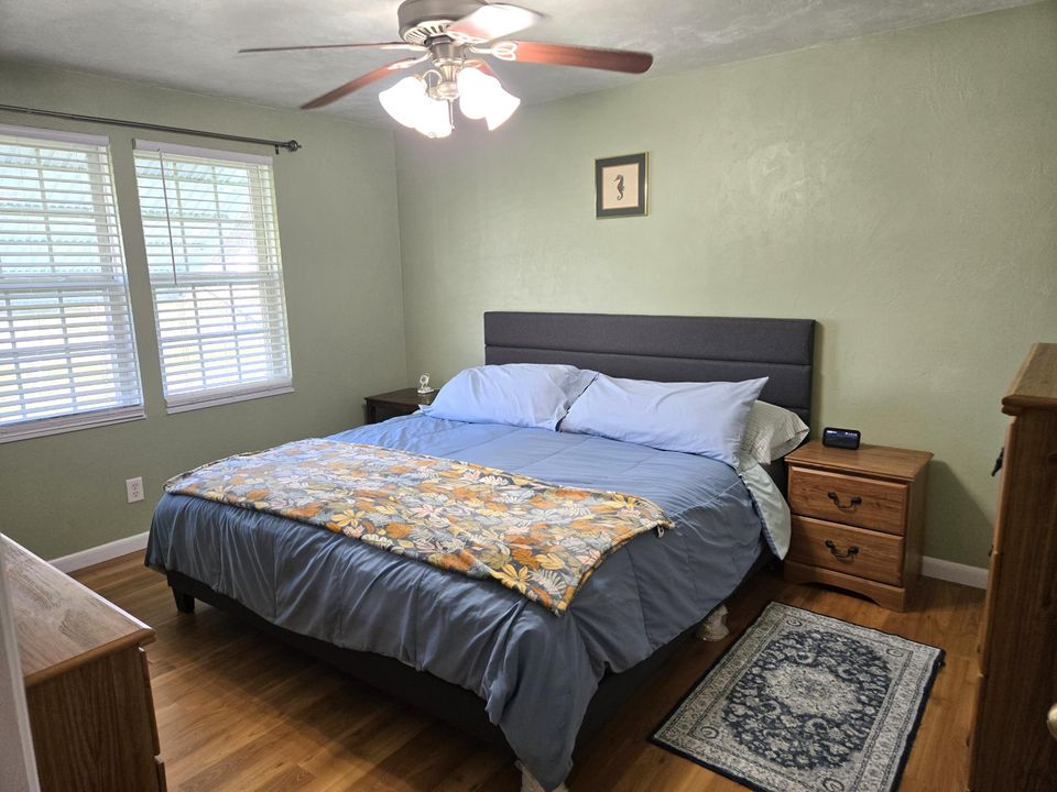 На продажу: $265,000 (3 спален, 2 ванн, 2128 Квадратных фут)