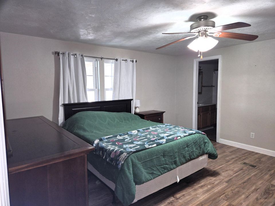 На продажу: $265,000 (3 спален, 2 ванн, 2128 Квадратных фут)